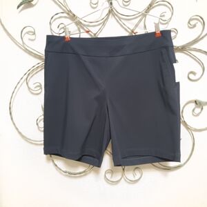 Talbots Petites navy pull on NWT rayon blend stretch shorts, 14P